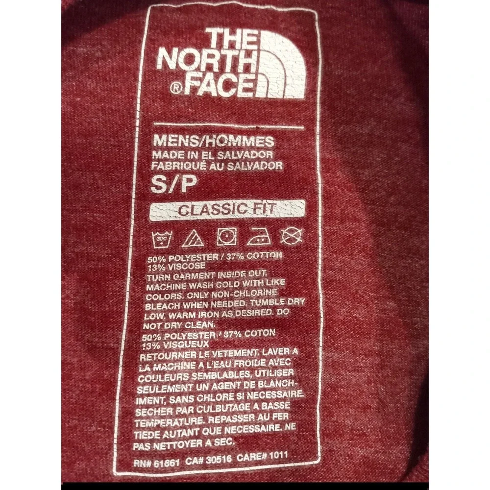 2 Mens North Face T Shirts Gray Red Small Never Stop Exploring Roam Sweet Roam